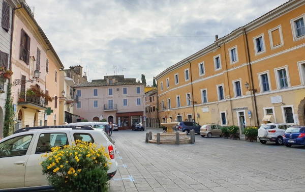 Piazza Garibaldi a Magliano Sabina