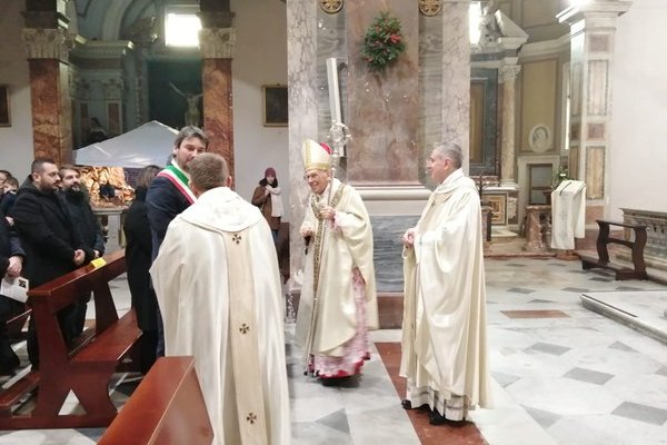 Il cardinale Re lascia il decanato, ma resta vescovo di Sabina